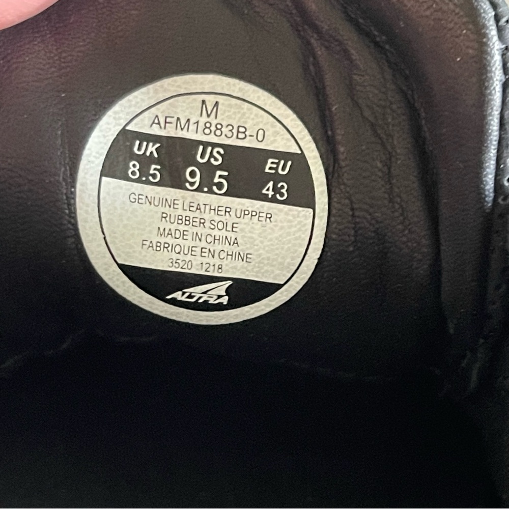 Altra Black Men's 9.5 Sneakers - Picture 6 of 7